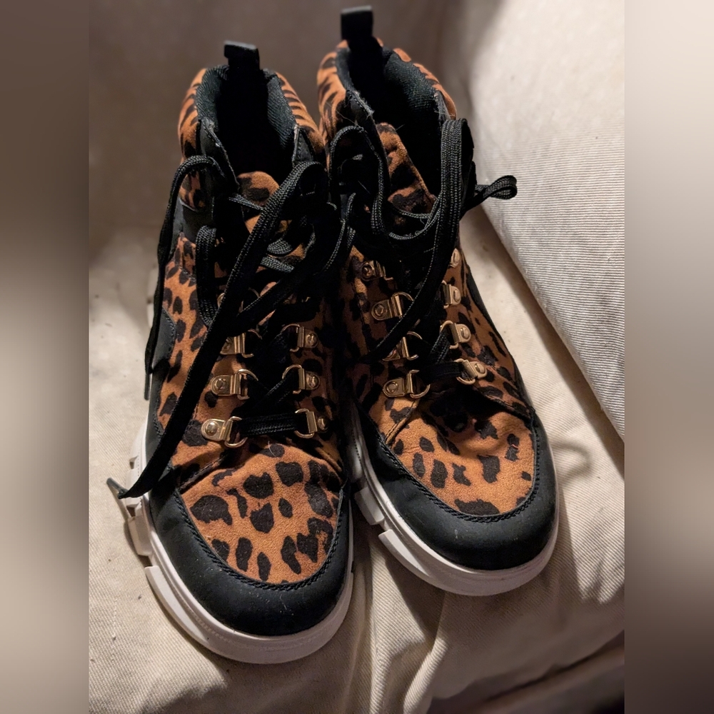 Women's size 8.5 High Top sneakers